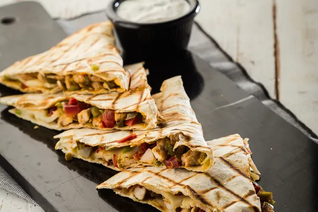 Tavuklu Quesadilla