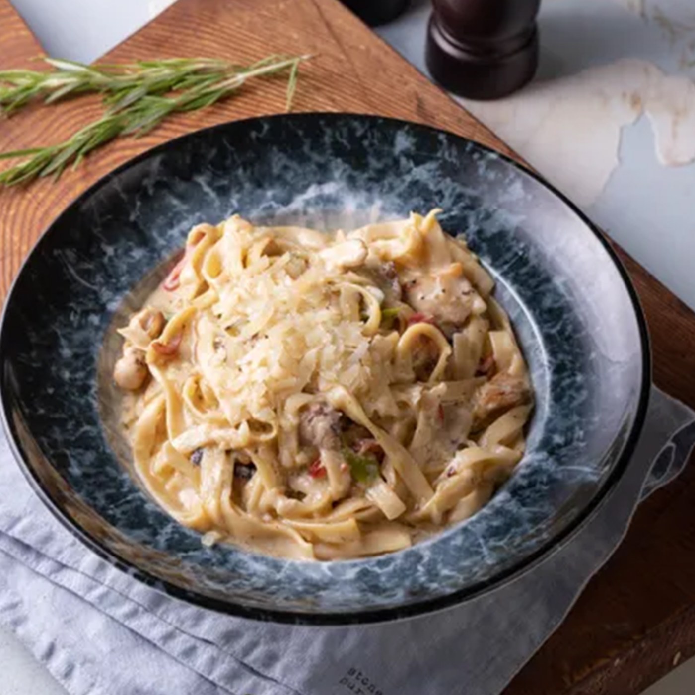 Fettuccine Chicken All Pesto