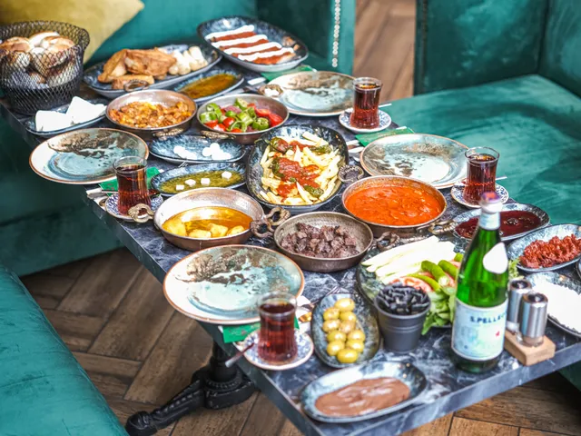 AliBaba İki Kişilik Serpme Kahvaltı