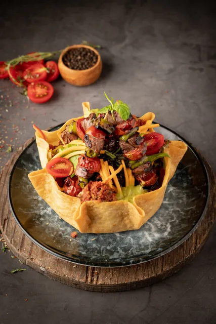 Tin Tako Salata (Etli)
