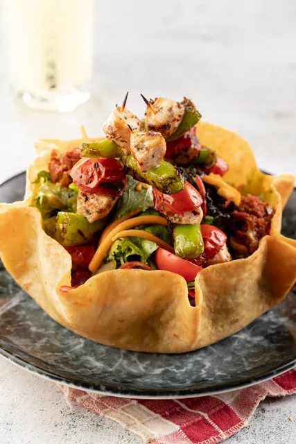 Tin Tako Salata (Tavuklu)