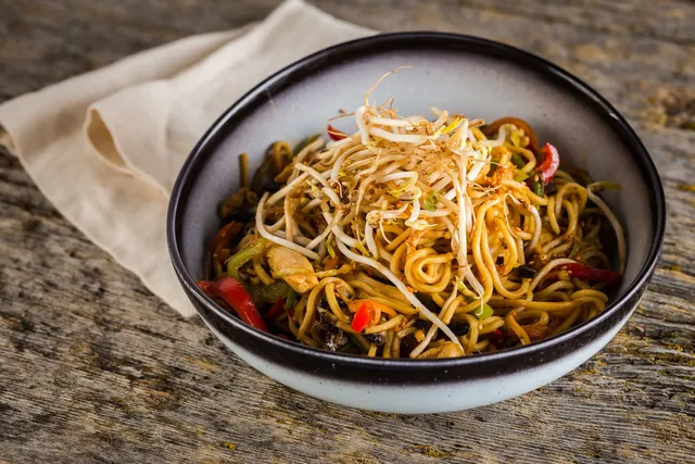 Noodle Tavuklu