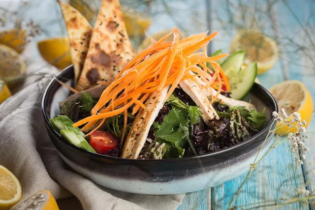 Tavuklu Salata