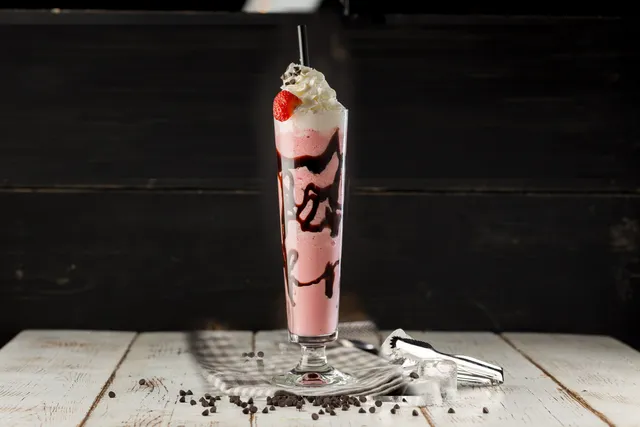 Çilekli Milkshake