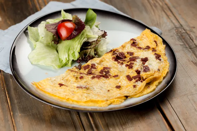 Sucuklu Omlet